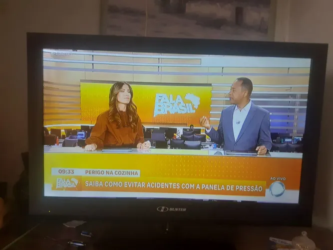 Vendo TV buster 32 polegadas