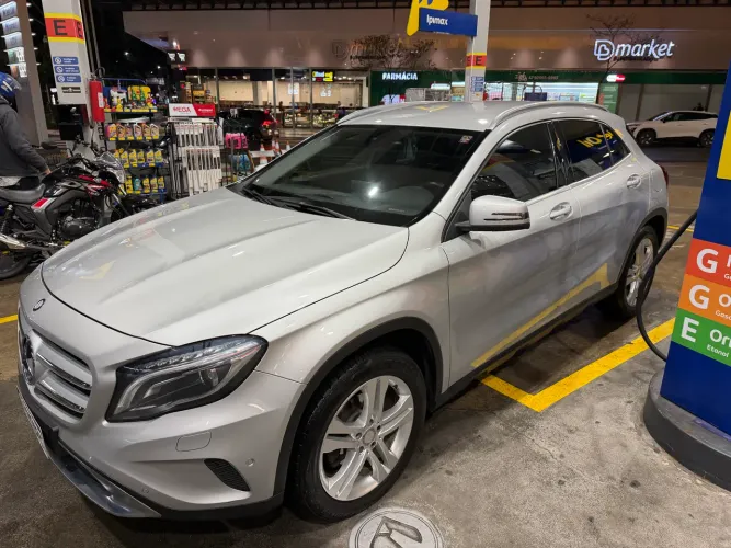 Mercedes-Benz GLA 200 Adv. 1.6/1.6 TB 16V Flex Aut. 2016