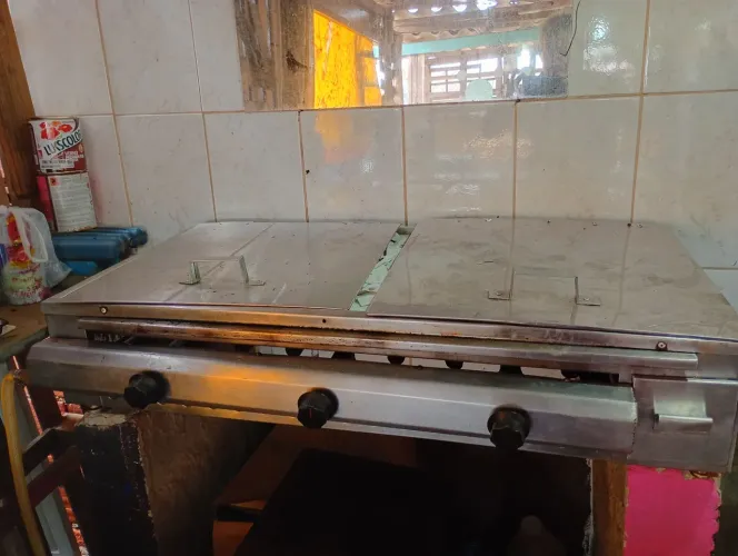 Vendo uma chapa de inox pra lanchonete grande 
