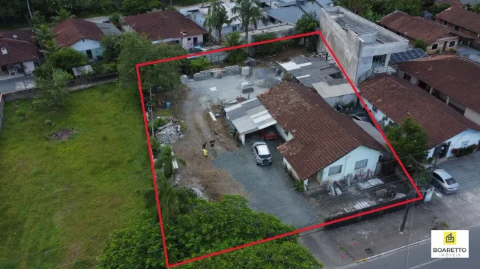 Terreno no Centro de Pirabeiraba