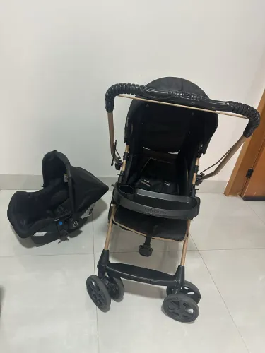 Kit carrinho de bebê + bebê conforto 
