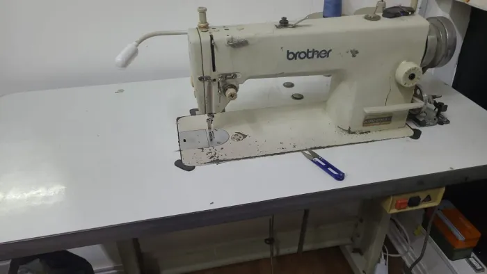 Máquina de Costura Industrial Reta