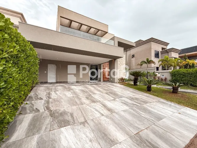 Condomínio 3 Suítes 318m² Quinta do Golfe com Piscina e 4 Vagas