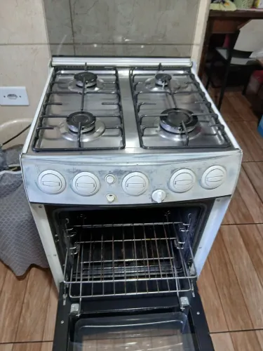 Fogão 4 bocas em perfeitas condições