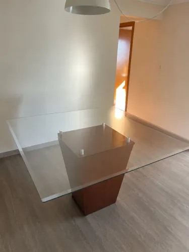 Mesa de Jantar de Vidro 6 Lugares com Base em Madeira