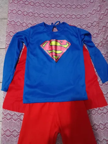 Vendo fantasia bem conservada tamanho 7 anos 40,00 