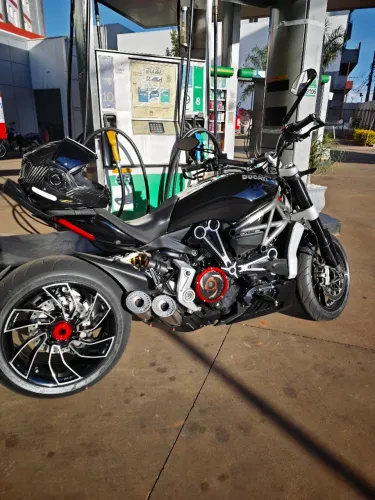 Ducati Xdiavel S 1261 ABAIXO 