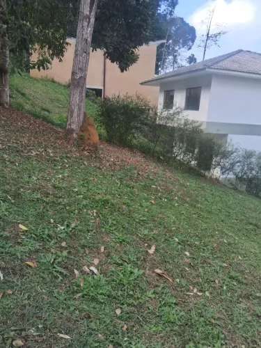 Vende se terreno