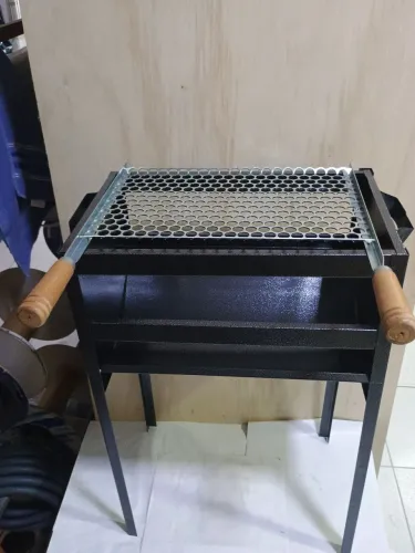 Churrasqueira de Metalon Nova