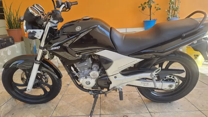Fazer YS250 2006 Preta Em Ótimo Estado