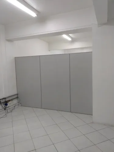 Painel de divisórias