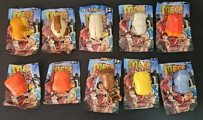 Lote com 26 bonecos Mega Feras - Revista Recreio