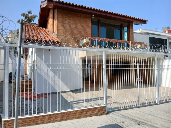 Sobrado amplo no Centro - Sorocaba com 6 dormitórios à venda ou para locação com 221m² de