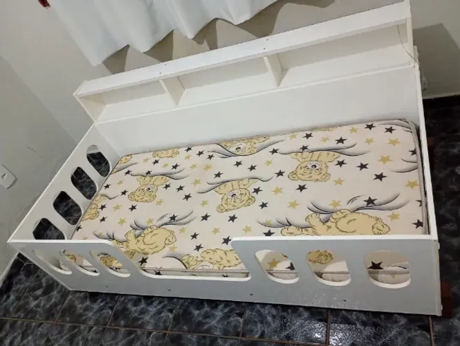 Cama Montessoriana com colchão