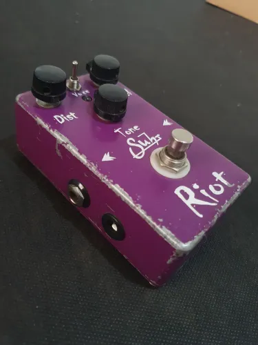 Pedal Suhr Riot Distortion