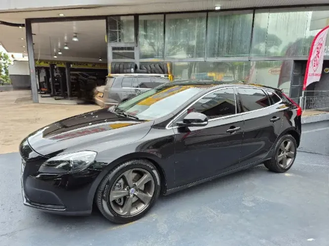 Volvo V40 T-4 Momentum 2.0 Aut. 2016