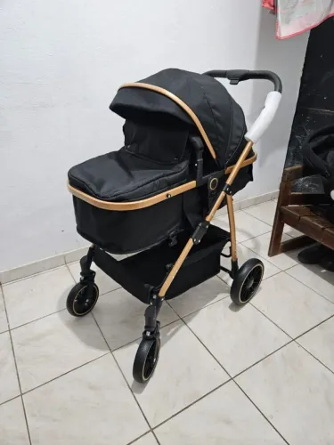 Carrinho de bebê modelo europeu