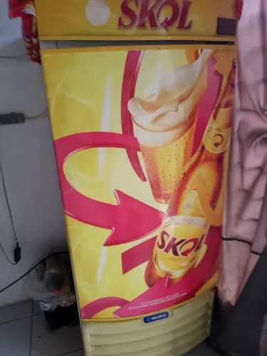 Vendo uma frize gelando muito dá scol 