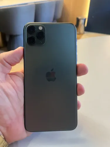 Vendo IPhone 11 Pro Max 256 gb.