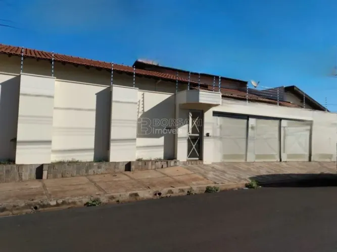 Casa para Locação com três quartos sendo um suíte Vila Harmonia