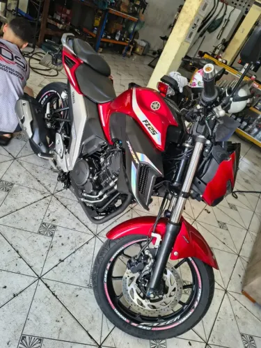 MOTO FAZER BEM CONSEVADA ANO 2023