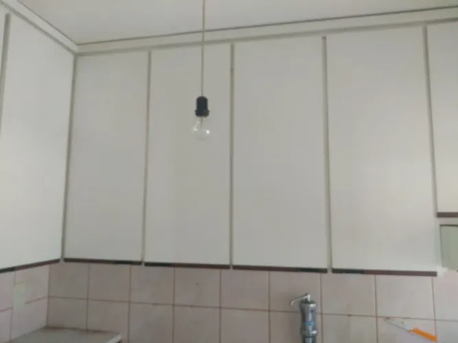 Doa-se armários parte superior de cozinha