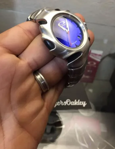 Vendo relógio Oakley original