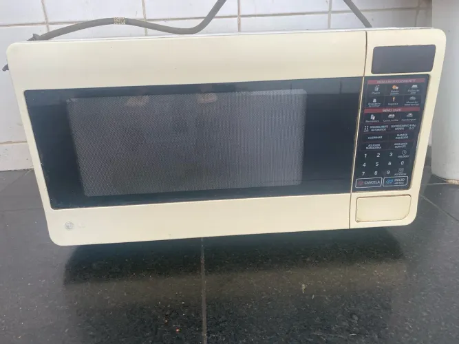 Microondas semi funcionando