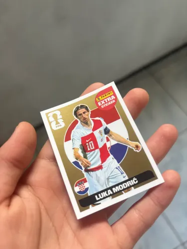 vende-se cartinha do luka modric
