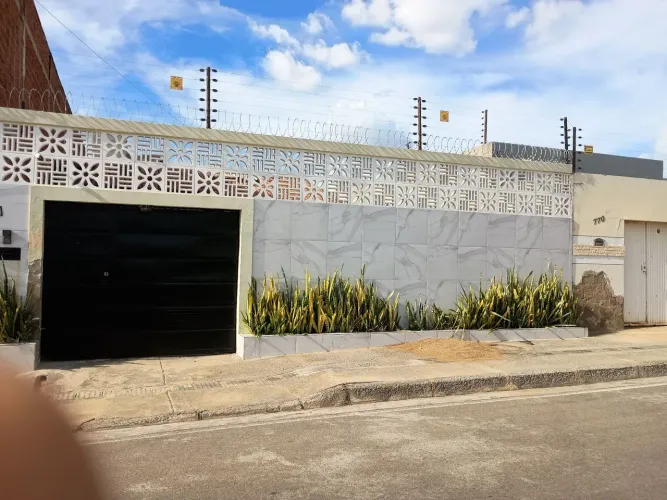 Alugo casa na Vila Eulália 