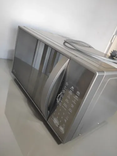 Micro-ondas LG Grill 30L