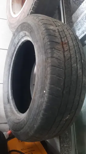 Pneu para Amarok 265/60 R18 - Usado em Bom Estado