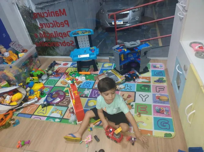 Salão de beleza infantil casa Kids situado em Perdizes está procurando cabeleireiro a
