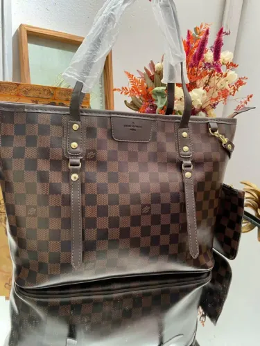 Bolsa Louis Vuitton Tote Damier Ebene Feminina - Alça de Mão e Nécessaire