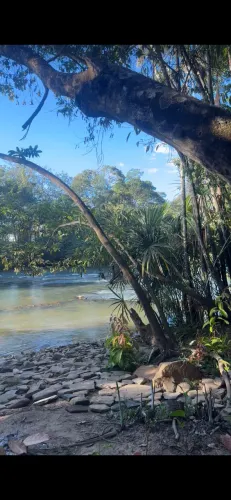 Chácara com rio no fundo