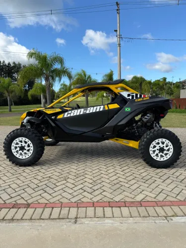 UTV Canam maverick R