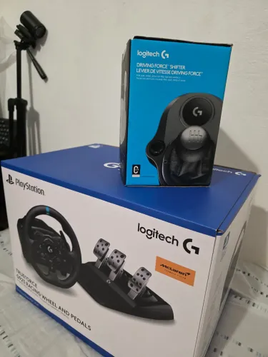 Volante Logitech G923 Playstation + Câmbio