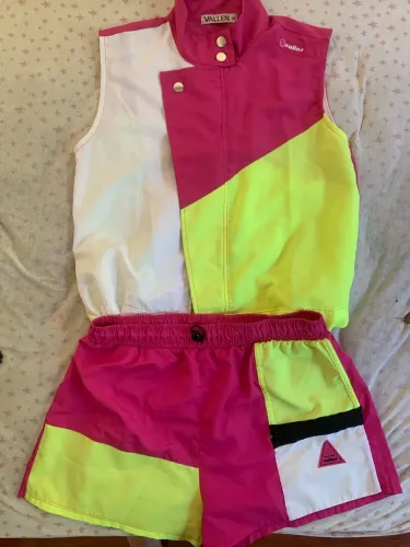 Conjunto Short e blusa sem manga marca Vallen