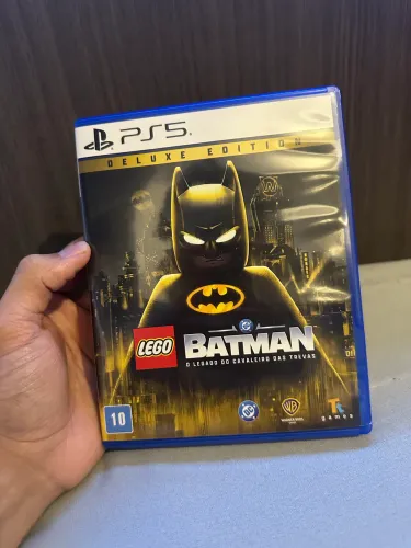LEGO Batman: O Legado do Cavaleiro das Trevas *Edição Deluxe* - PS5 (Mídia Física)