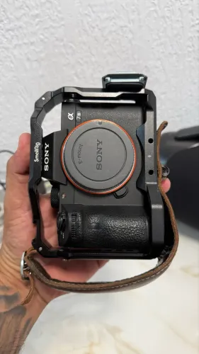 Sony A7III ( 60k ) 