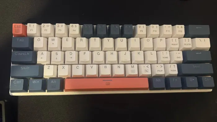 TECLADO MECÂNICO GAMER 60% MACHENIKE K500