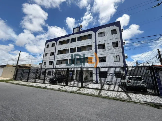Vende-se prédio comercial com 16 apartamentos e 10 vagas de garagem