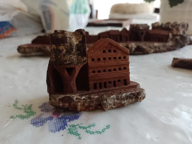 Artesanato na casca da madeira