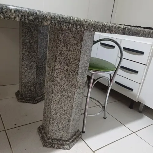 Vendo mesa de marmori completa 