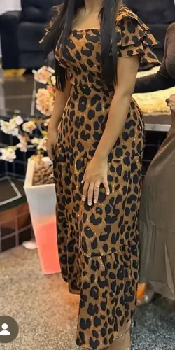 Vestidos e saias de tule e paetê