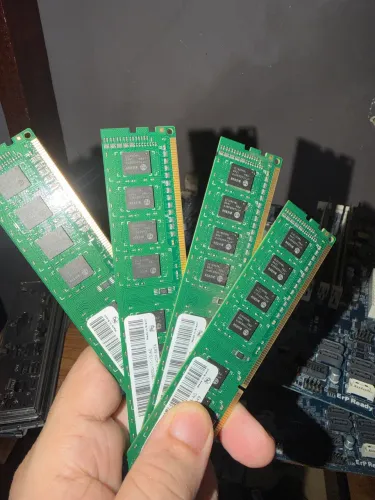 Memória DDR3 de 4GB - Produto com Garantia