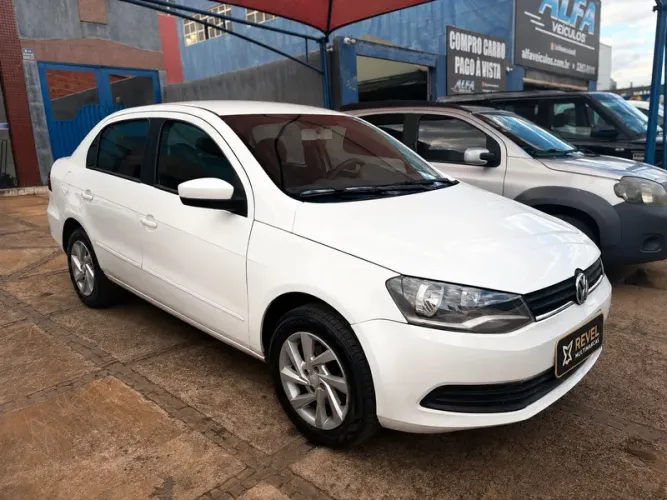 Volkswagen Voyage 1.0 Flex 12V 4P 2014