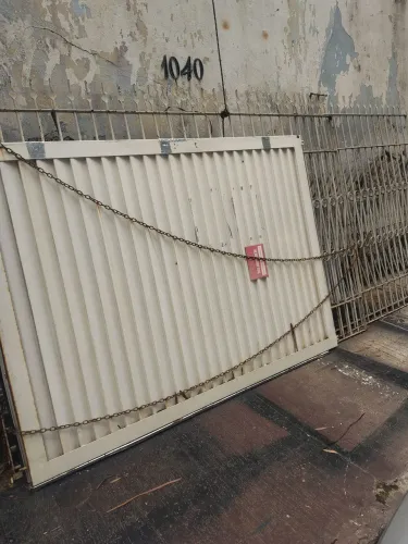 Portão grande