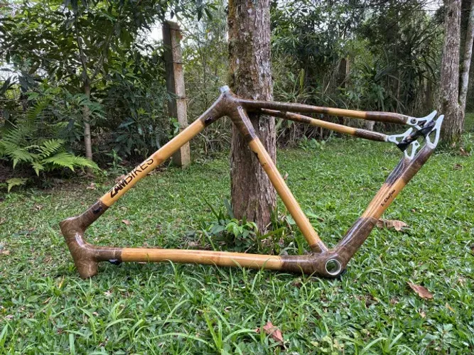 Quadro Zambikes original de bambu - peça rara produzida na Zâmbia