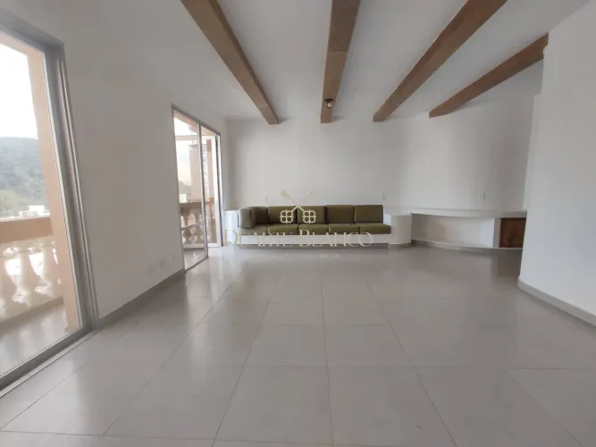 APARTAMENTO REFORMADO 04 QUARTOS BEM PROXIMO A PRAIA PITANGUEIRAS GUARUJÁ